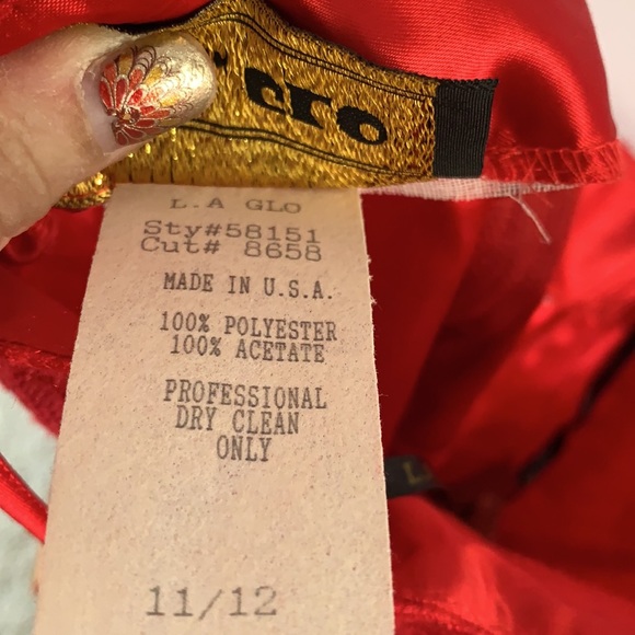 Vintage L. A. Glo red lace column long dress with scallop bodice and high slit - Picture 8 of 8